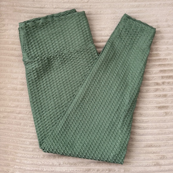 Booty by Brabants Curvy LBL Legging in Light Green - Picture 4 of 7